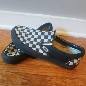 vans slip on black sole